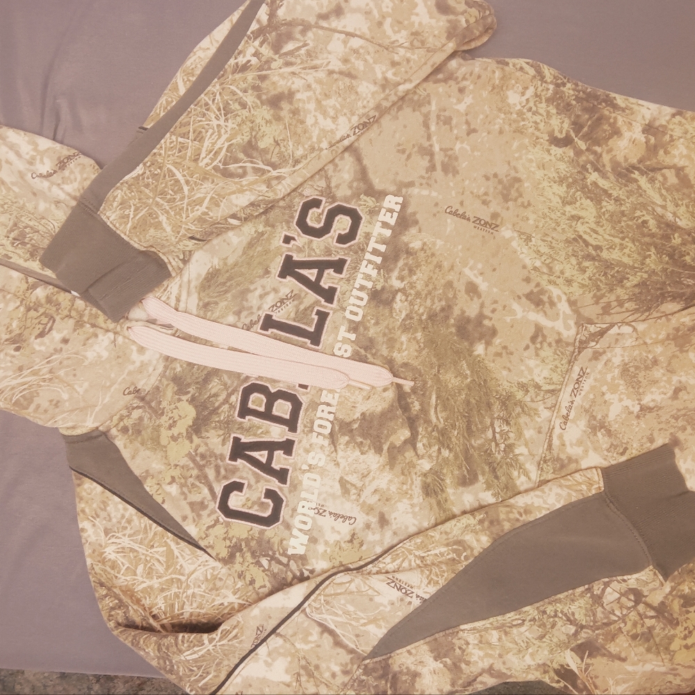 Women's Cabela's sweater